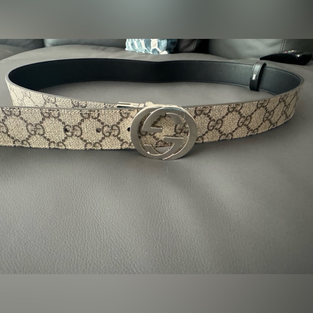 Reversible Gucci GG Supreme Belt